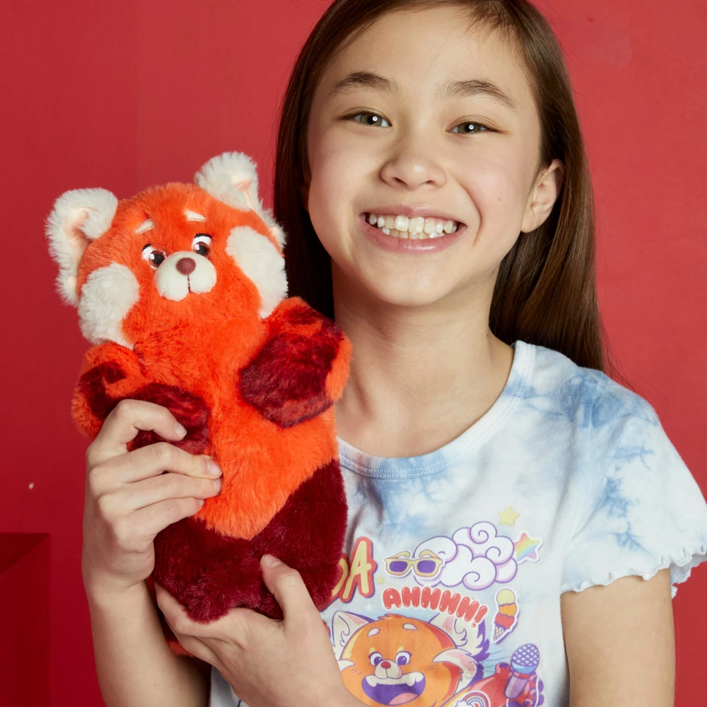 Disney Store Petite Peluche Mei Lee, Alerte Rouge 4 Disney Store Petite Peluche Mei Lee, Alerte Rouge – Image 2