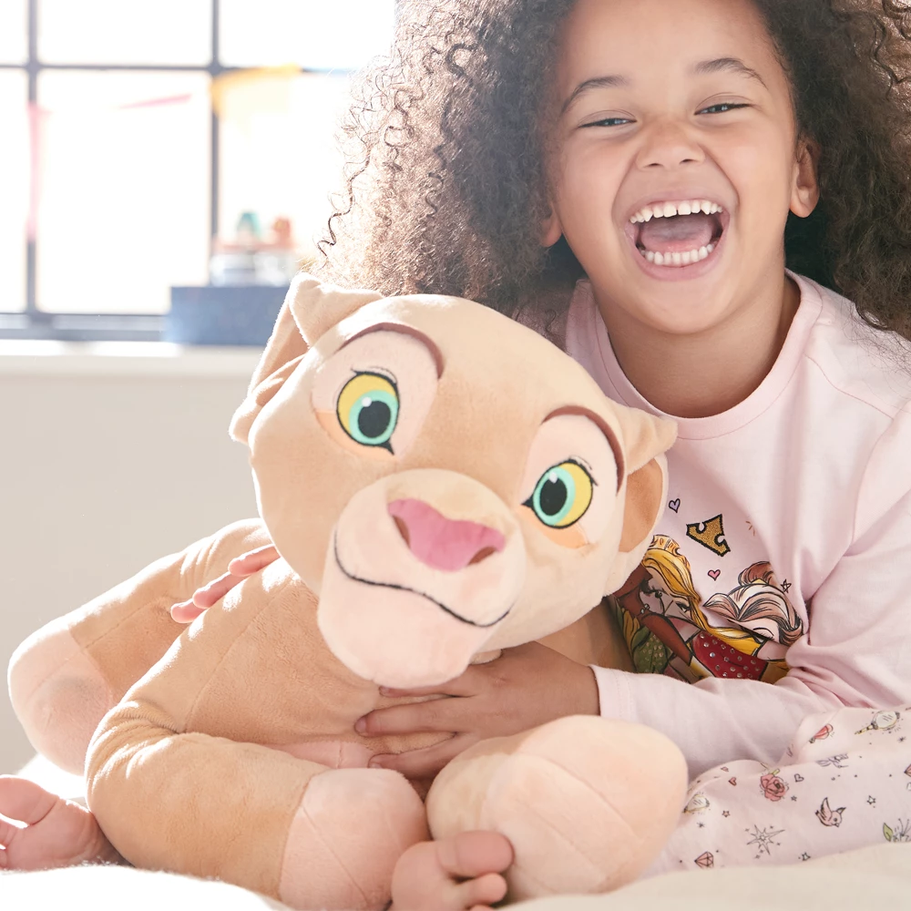 Disney Store Grande Peluche Nala, Le Roi Lion 4 Disney Store Grande Peluche Nala, Le Roi Lion – Image 2