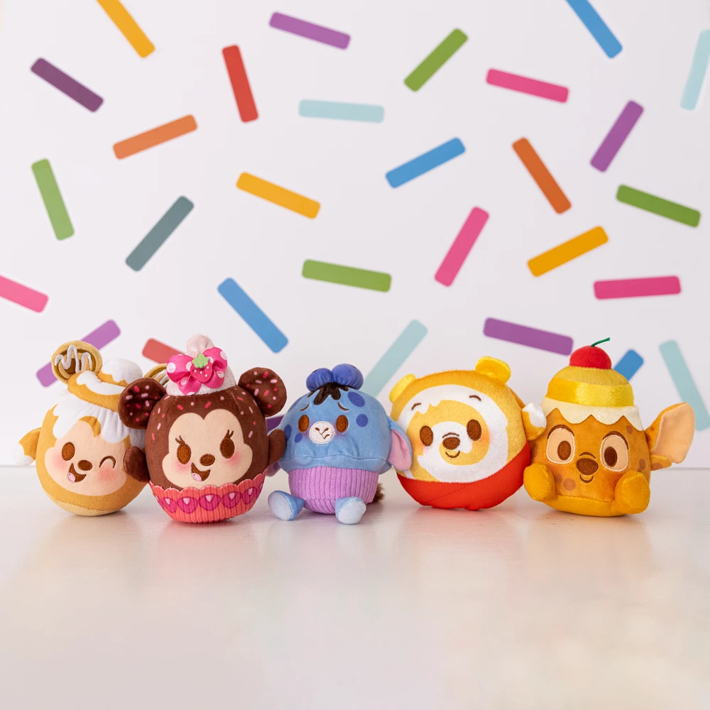 Disneyland Petite Peluche Mystère Façon Viennoiserie Disney Munchlings 7 Disneyland Petite Peluche Mystère Façon Viennoiserie Disney Munchlings – Image 5