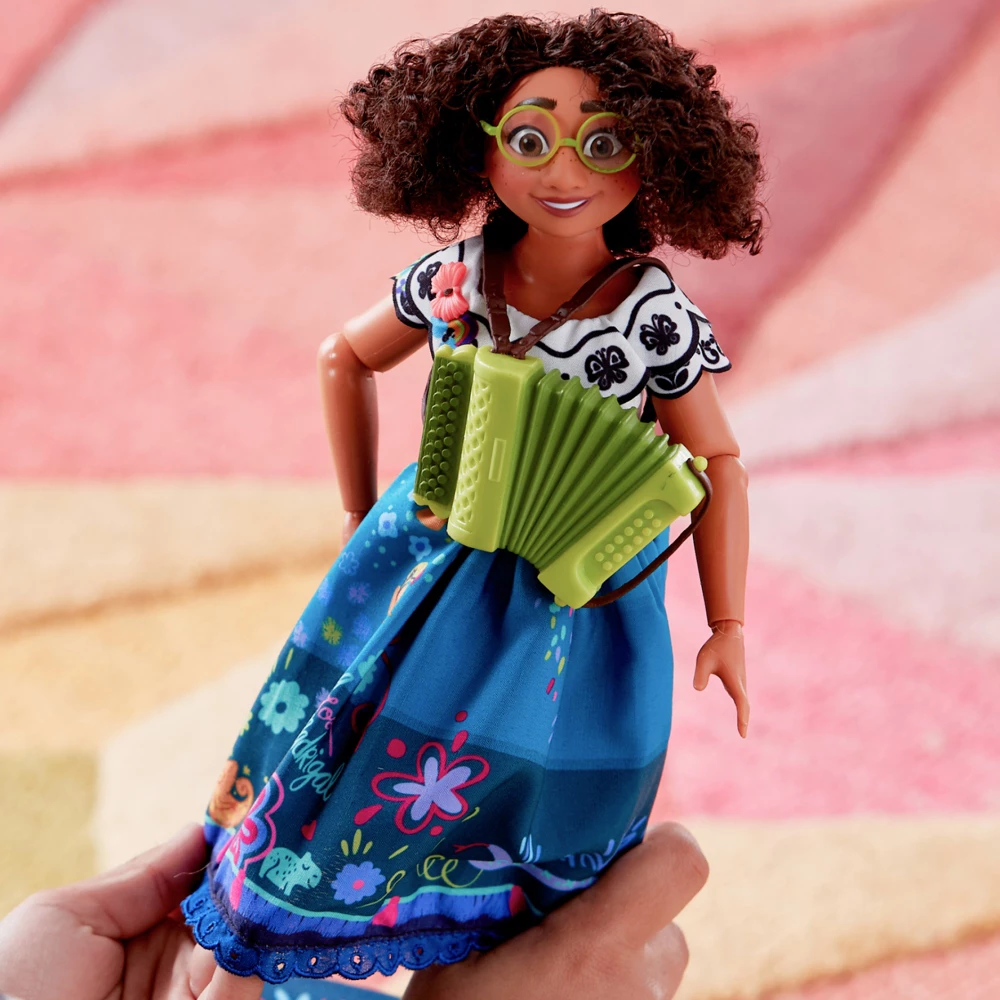 Disney Store Poupée Musicale Mirabel, Encanto : La Fantastique Famille Madrigal 4 Disney Store Poupée Musicale Mirabel, Encanto : La Fantastique Famille Madrigal – Image 2