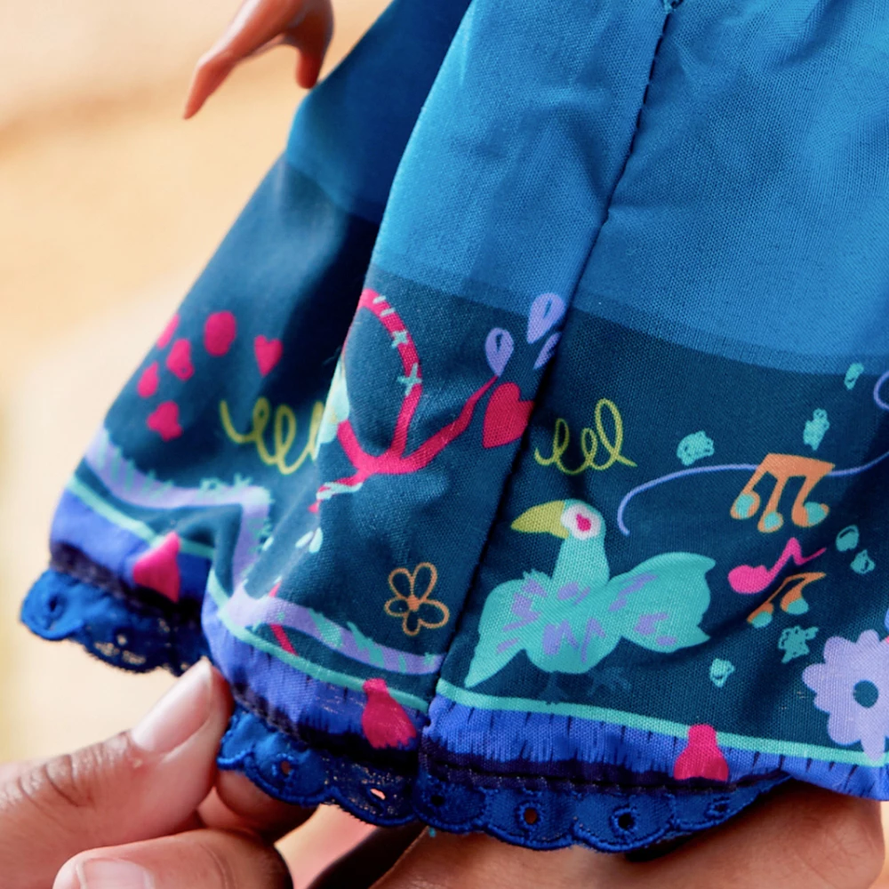 Disney Store Poupée Musicale Mirabel, Encanto : La Fantastique Famille Madrigal 6 Disney Store Poupée Musicale Mirabel, Encanto : La Fantastique Famille Madrigal – Image 4