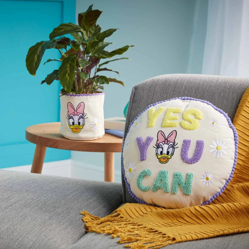 Disney Store Coussin Daisy Duck 4 Disney Store Coussin Daisy Duck – Image 2