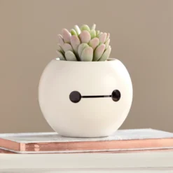 Disney Store Plante Artificielle En Pot Baymax, Les Nouveaux Héros 8 Disney Store Plante Artificielle En Pot Baymax, Les Nouveaux Héros -Disney 465043353962 1