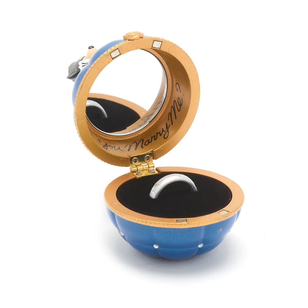 Disney Store Décoration Boîte De Bague De Fiançailles Mickey à Suspendre 5 Disney Store Décoration Boîte De Bague De Fiançailles Mickey à Suspendre – Image 3