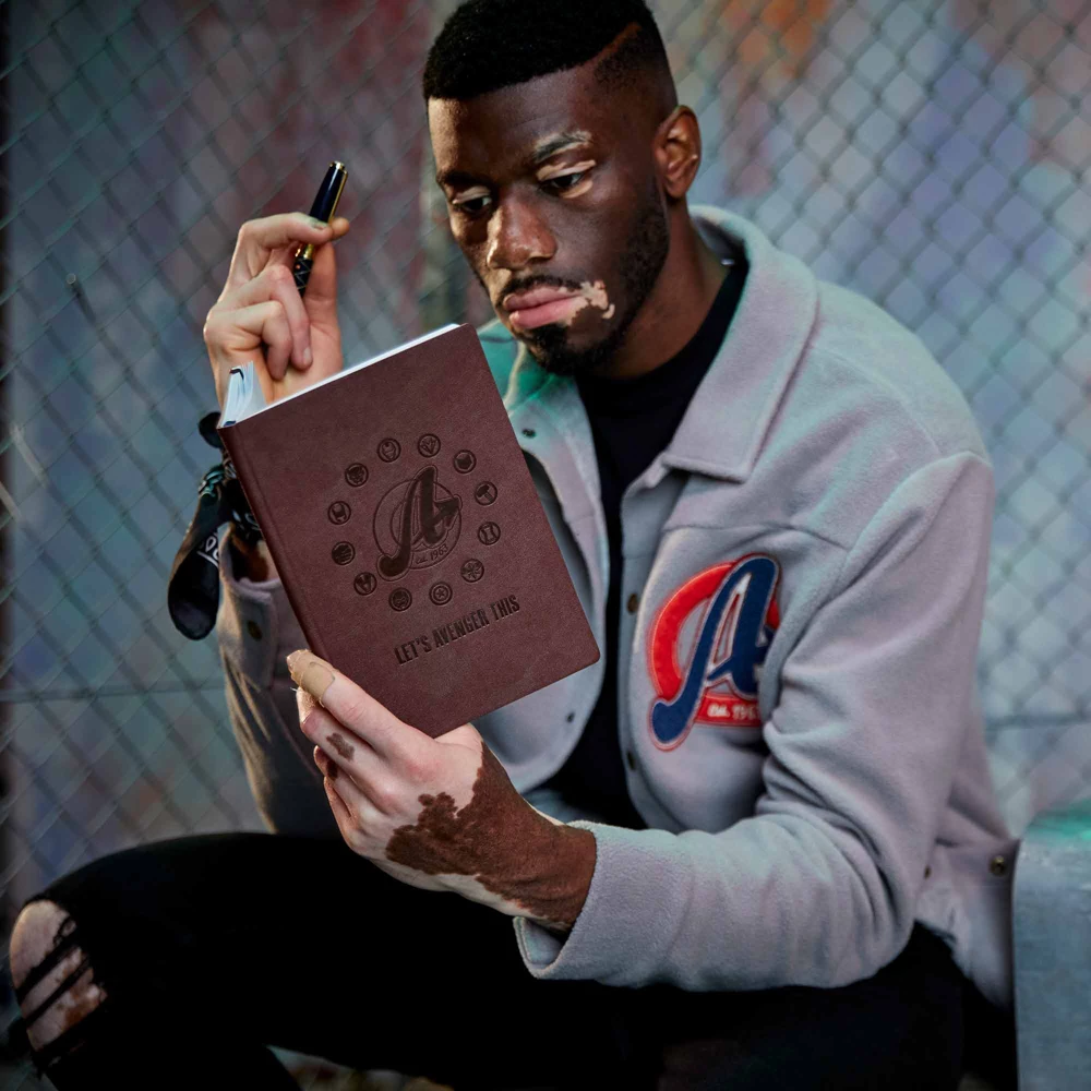 The Prince's Trust Carnet Avec Stylo Avengers Par Aisha Qureshi 4 The Prince's Trust Carnet Avec Stylo Avengers Par Aisha Qureshi – Image 2