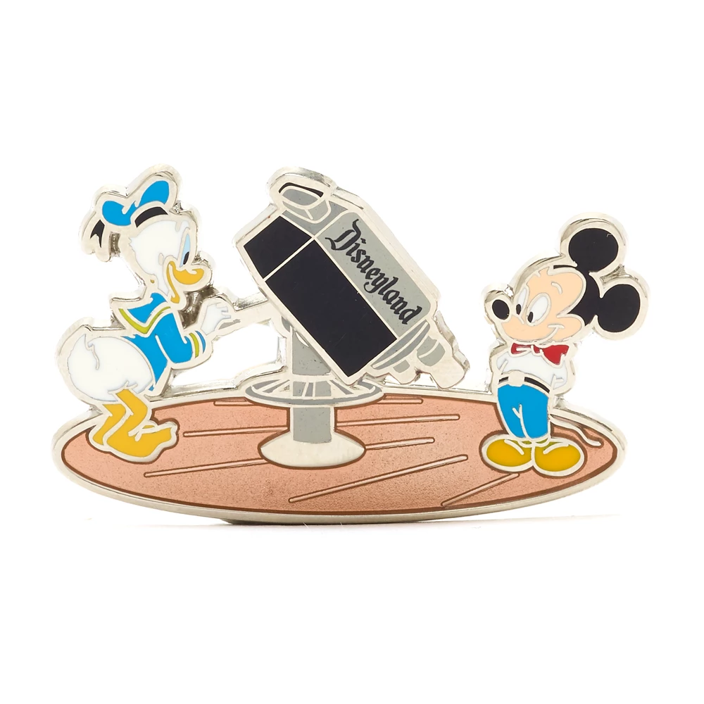 Pin's Mickey Et Donald En édition Limitée Walt Disney's Disneyland Disney100 Eras 4 Pin's Mickey Et Donald En édition Limitée Walt Disney's Disneyland Disney100 Eras – Image 2